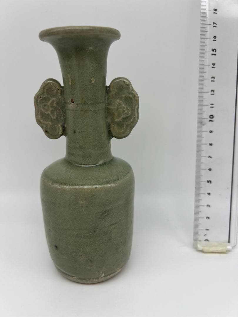 中国元代の竜泉窯瓶　骨董 古美術品　コレクション唐物　江戸　青磁アンティーク