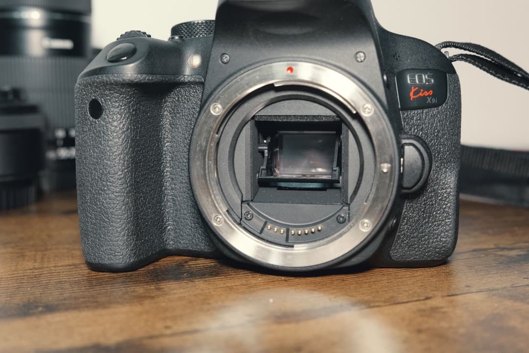 Canon EOS kiss X9i ダブルズームキット デジタル一眼レフカメラ