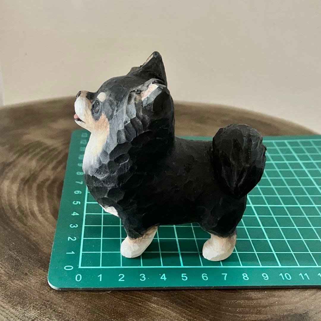 木彫りのチワワ(ブラック&タン)