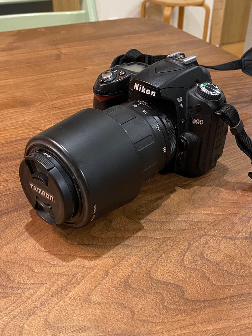 Nikon D90 デジタル一眼Tamron 100-300レンズ付　動作品
