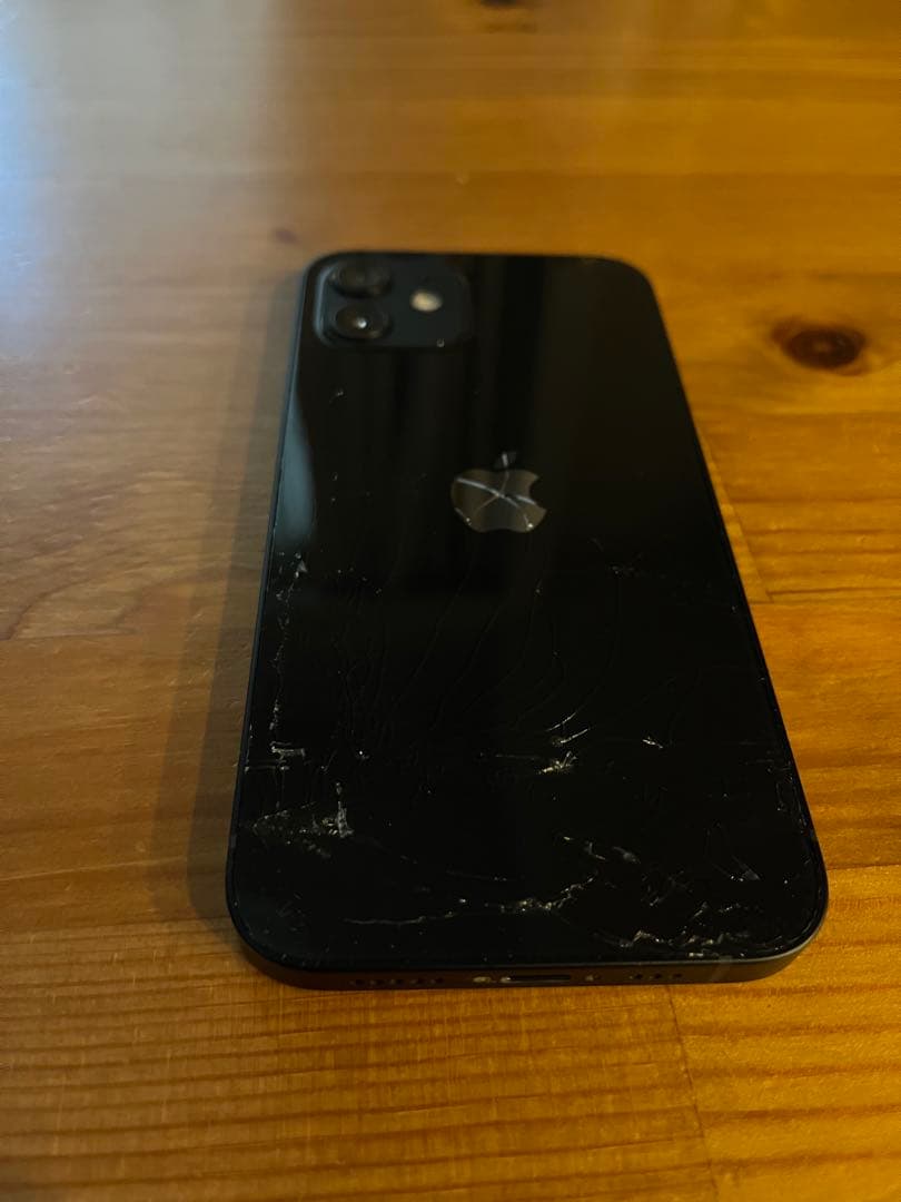 iPhone12本体 SIMロックなし