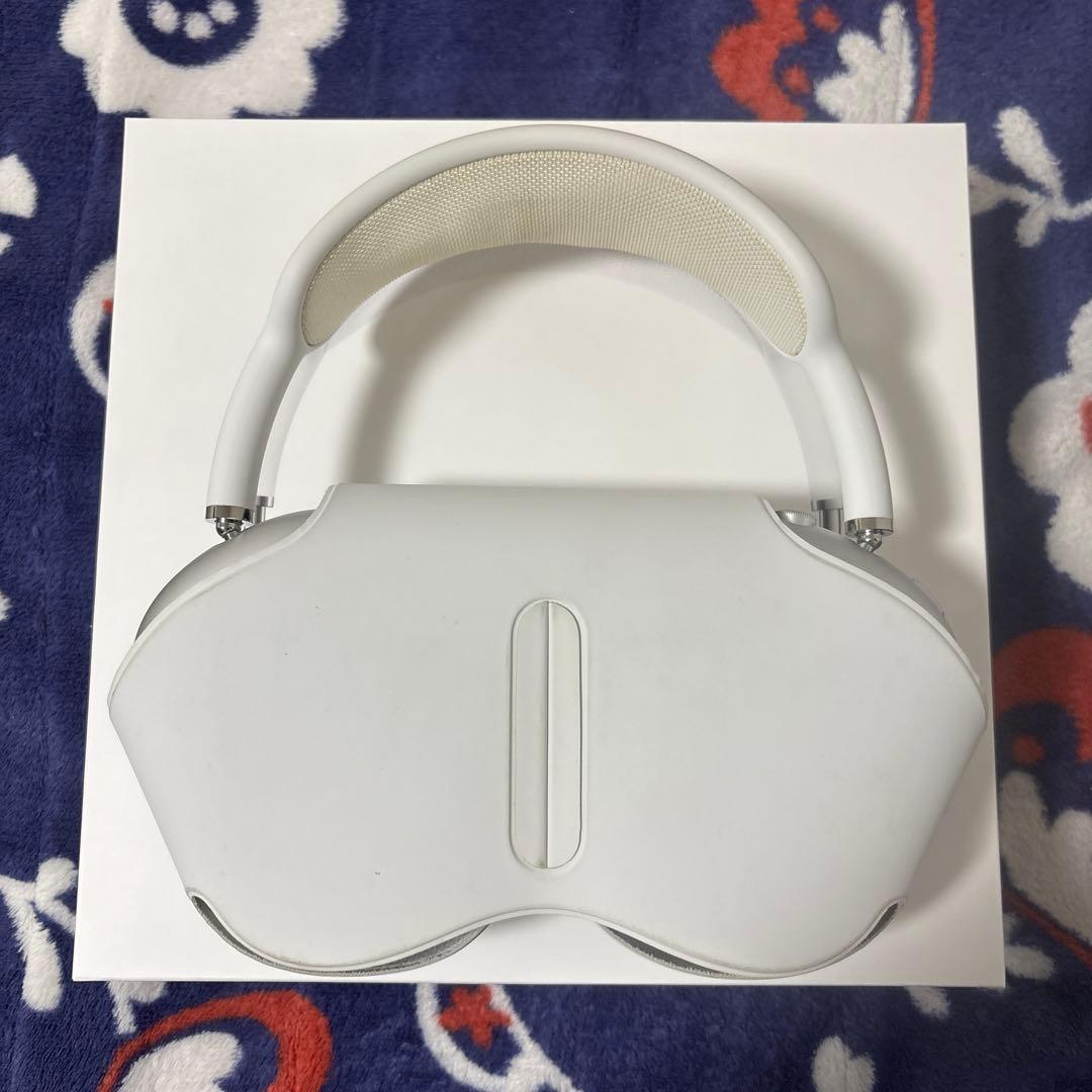 AirPods Maxシルバー