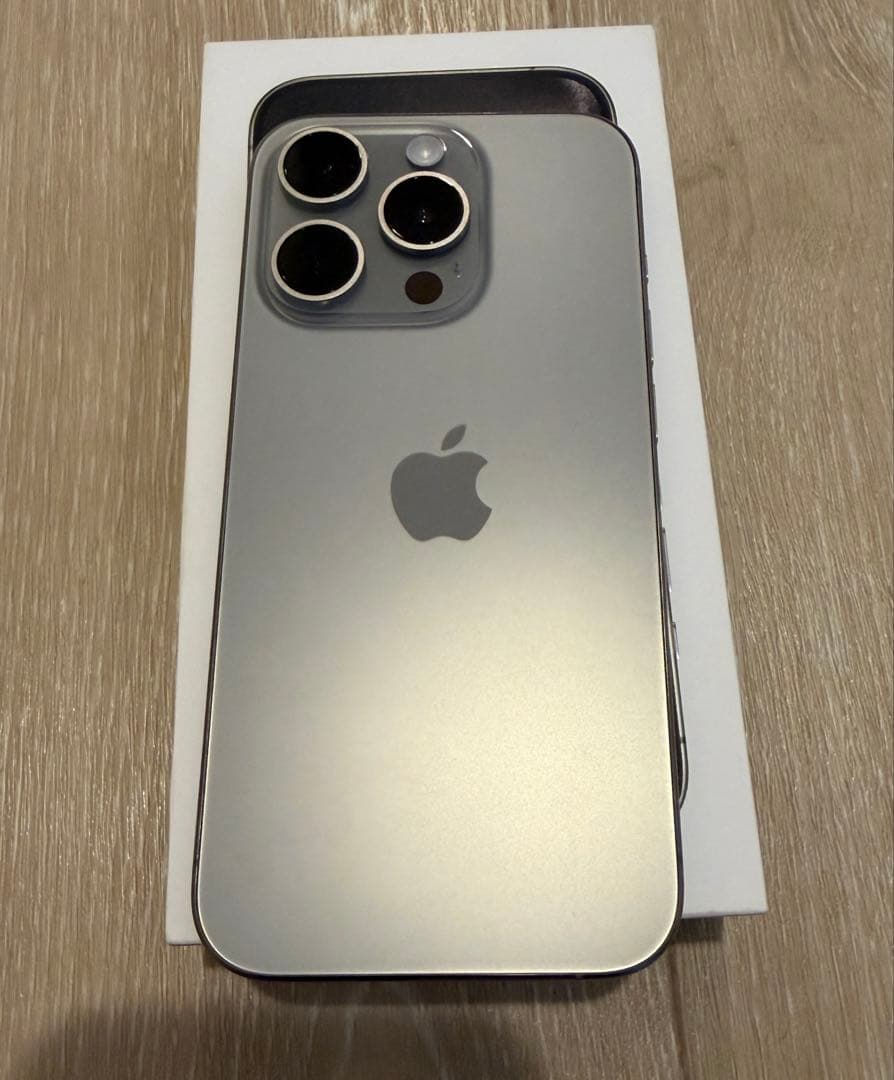 iPhone 15 Pro 256GB -ナチュラルチタニウム-Simフリー