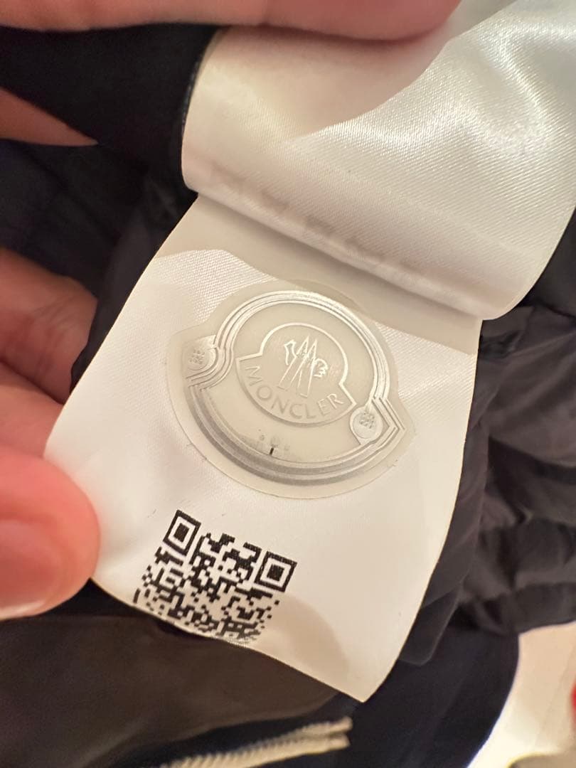 MONCLER × JW Anderson ネイビー ダウンベスト