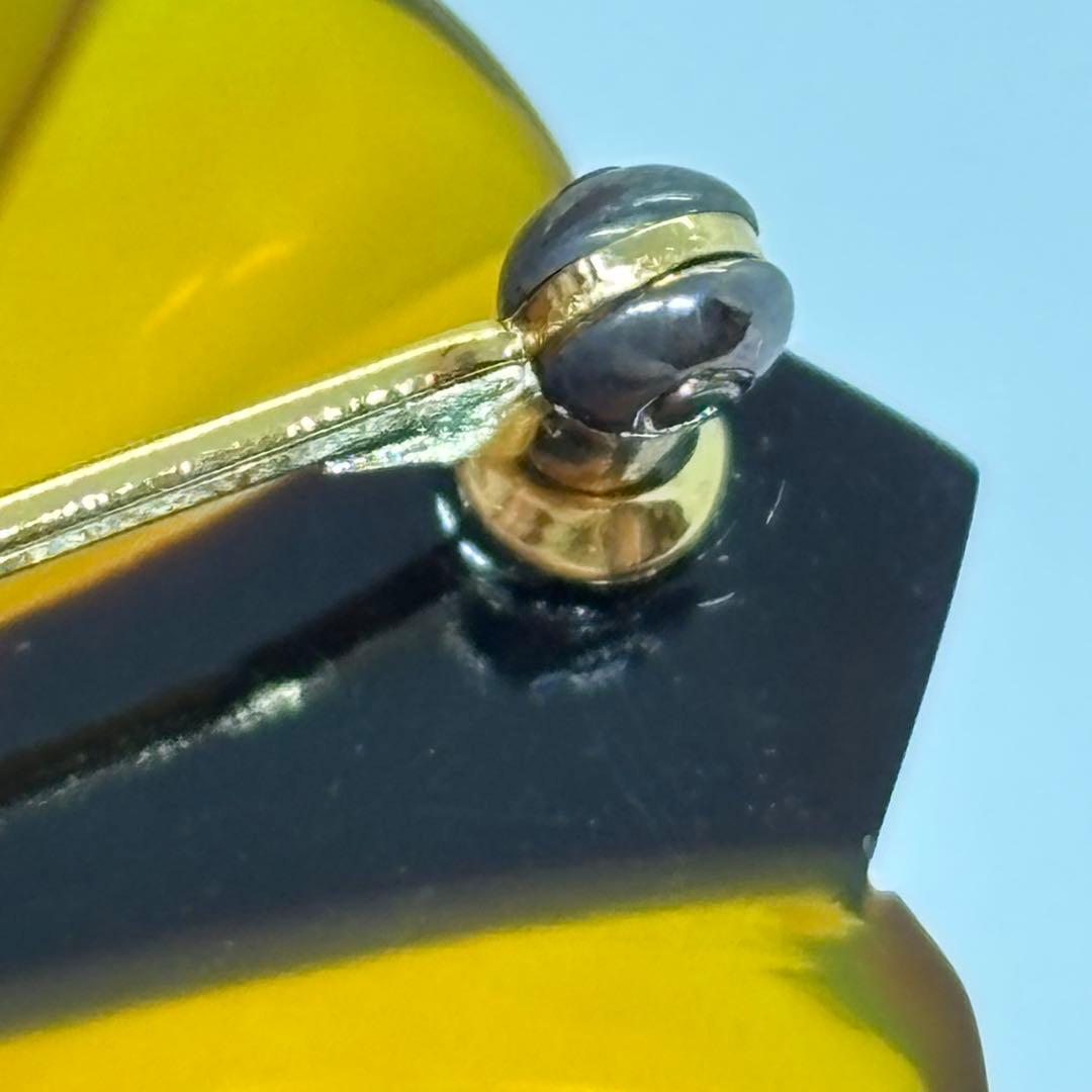 111405 本鼈甲　白甲　黒甲　k18 血赤珊瑚　花芯　ネックレス兼ブローチ