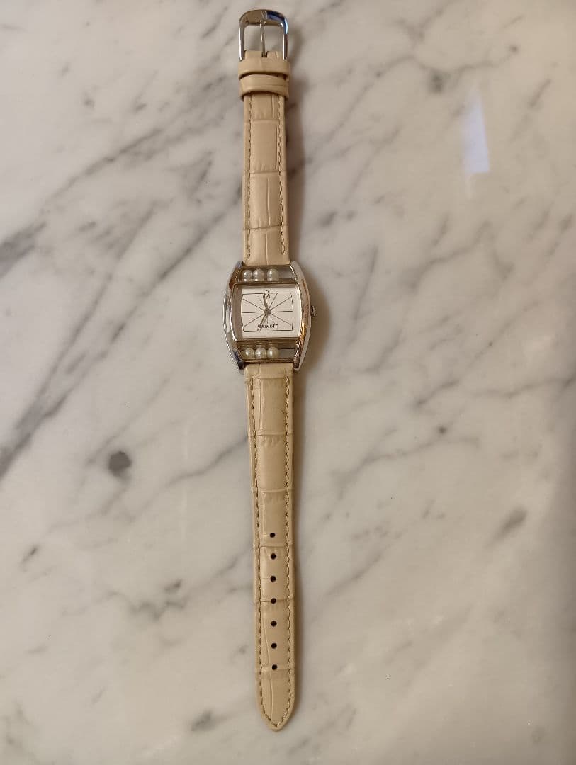 【美品/レザー&電池交換済】MIKIMOTO パール装飾 ベージュレザー腕時計