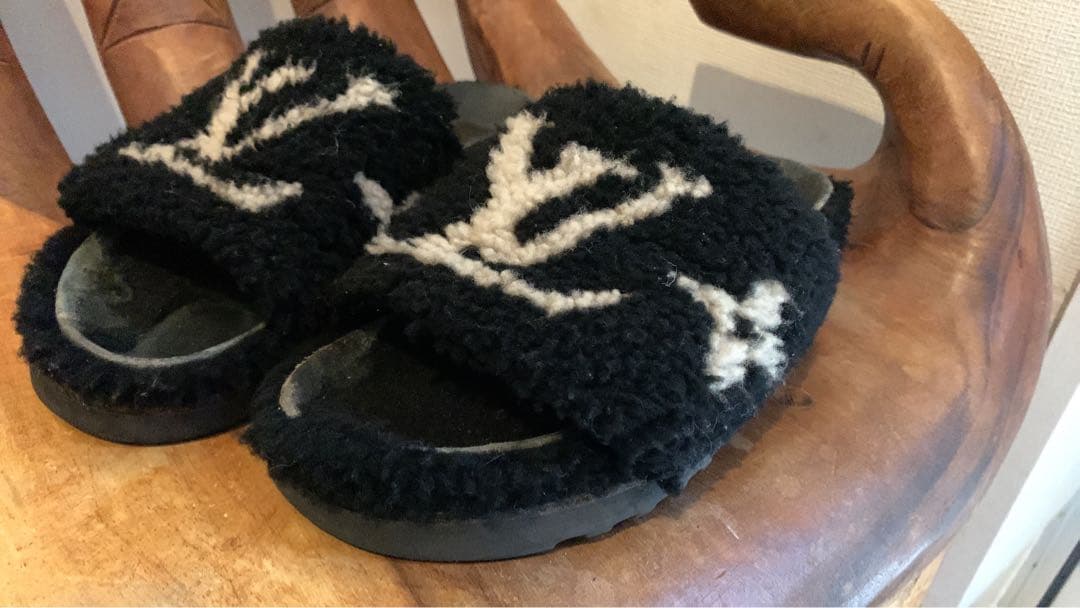 ルイ・ヴィトン サンダル 黒・白