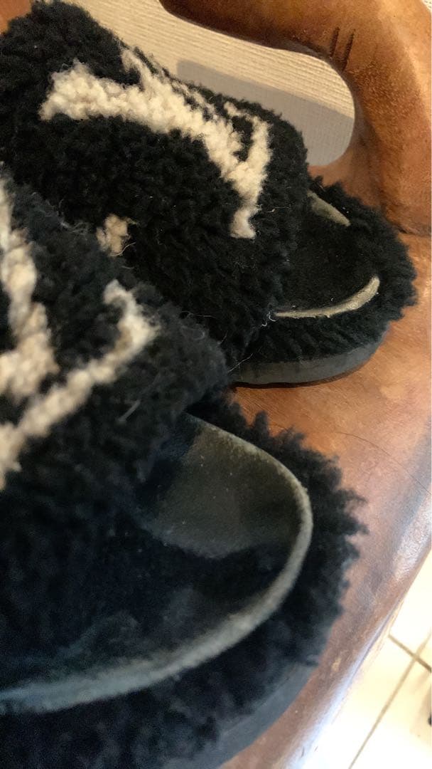 ルイ・ヴィトン サンダル 黒・白