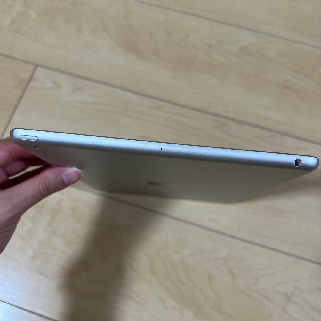 【美品】iPad 第7世代 32GB Wi-Fi MW752J/A シルバー