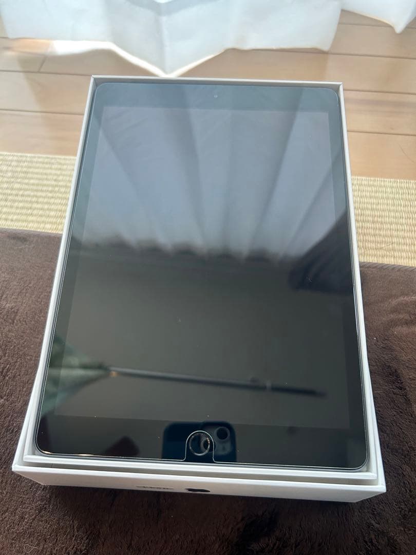 iPad 第8世代　32GB Wi-Fi + Cellular