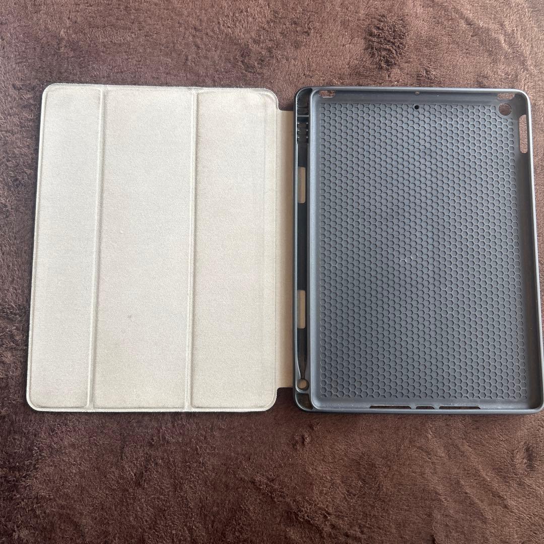 iPad 第8世代　32GB Wi-Fi + Cellular