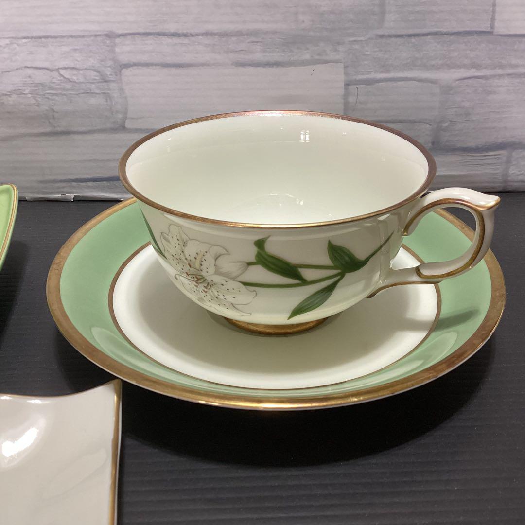 深川製磁　君島一郎　白百合、百合、カップ&ソーサー 、湯呑み茶碗&茶托　小皿