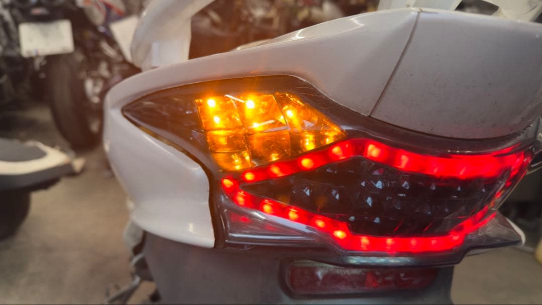 アドレスV125S LEDテールランプ