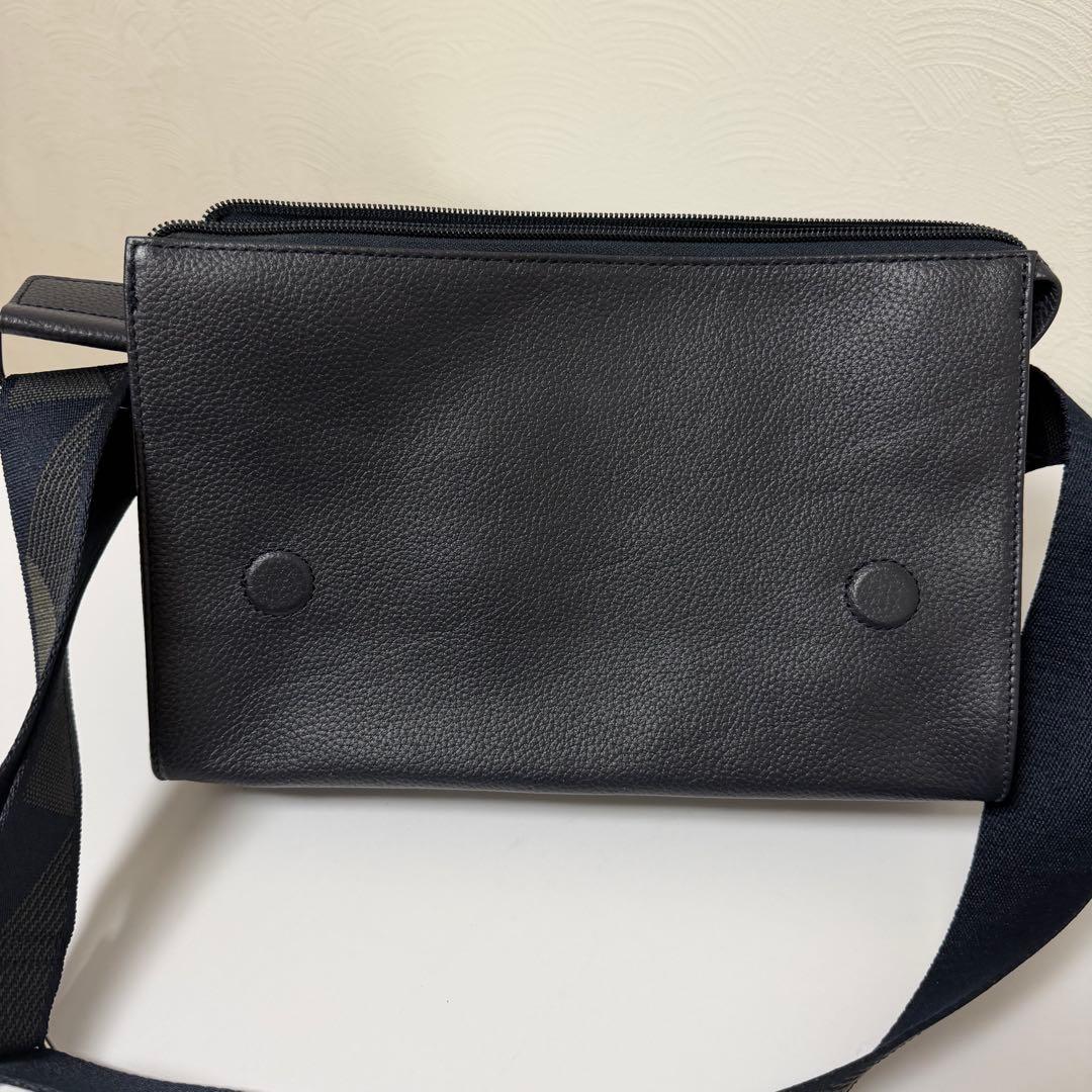 ear PAPILLONNER ワイドテープショルダーバッグ 本革 軽量 紺色