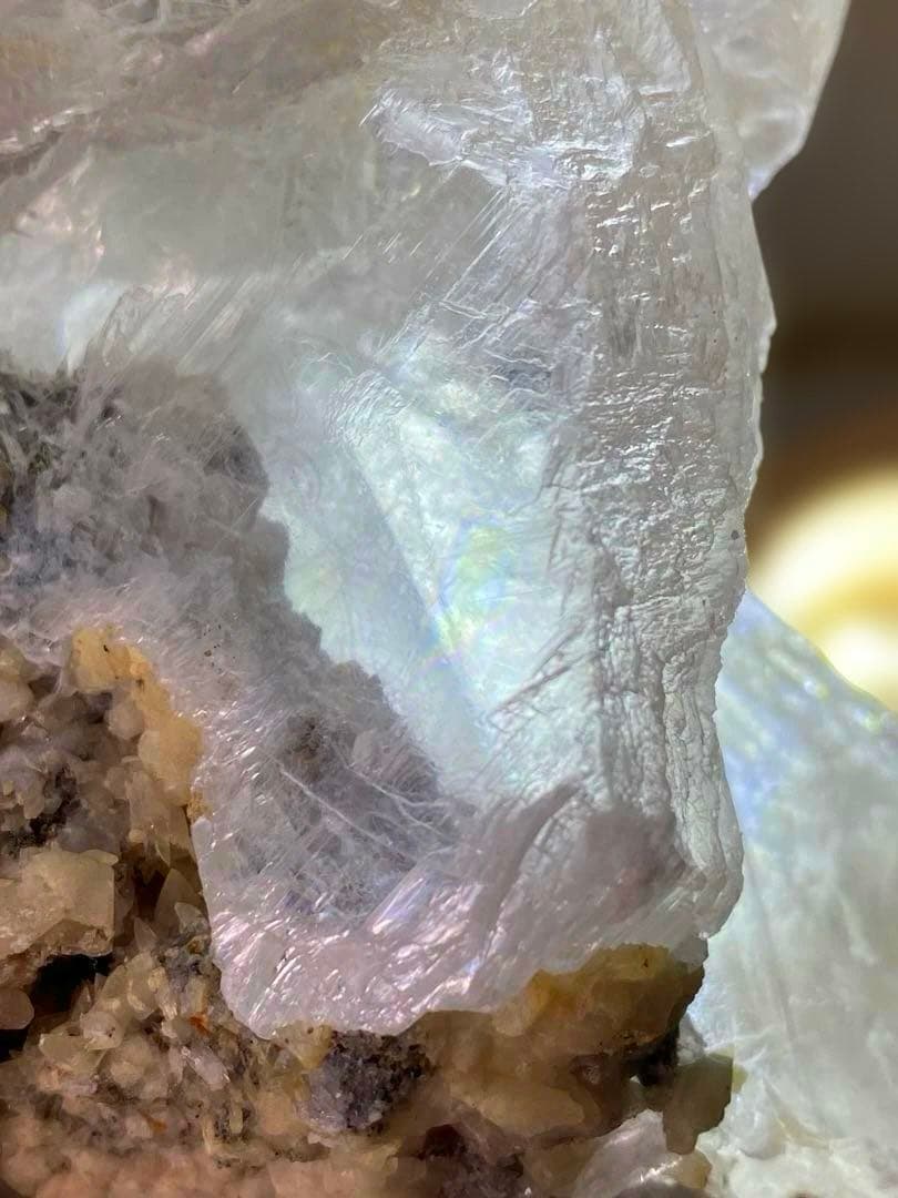 T1040-1虹入りセレナイト原石クラスター　ザンビア産　天然石　レア鉱物　浄化