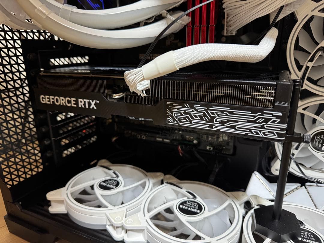 GALAKURO GeForce RTX 5080 16GB ROPコア確認済