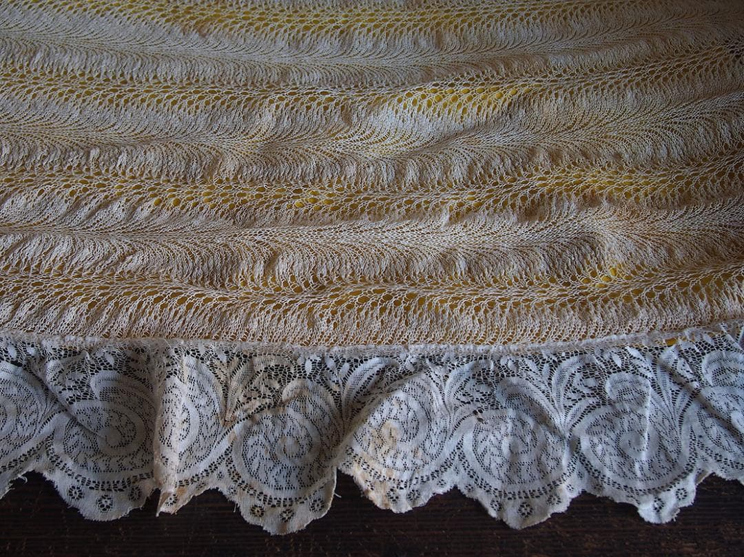 ニッティングレース ベッドカバー 209c×185c+縁飾り 間仕切り/K368