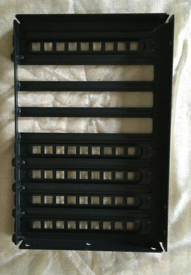 Core P90 TG　オープンフレーム　PCケース　欠品あり