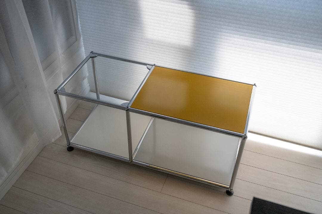 USMハラー イエロー天板のサイドテーブル