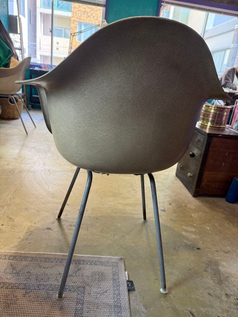 50〜60年代 イームズ Herman Millerアームシェル FRP 要修繕