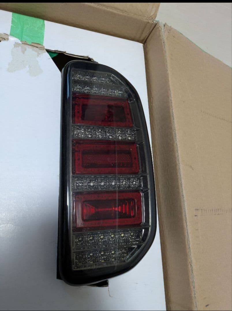 上野邦彦　JUNYAN スモークテールレンズ　ブラックホール