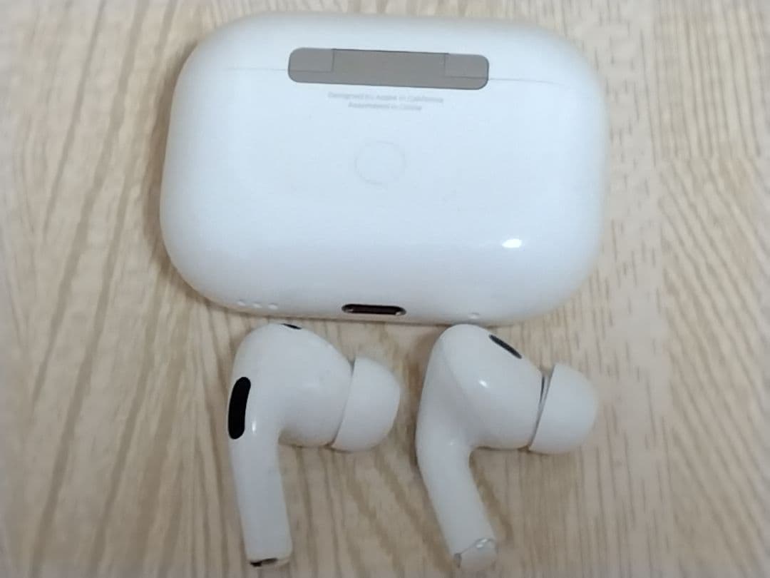 【送料無料】Apple AirPods Pro (第2世代) MQD83J/A