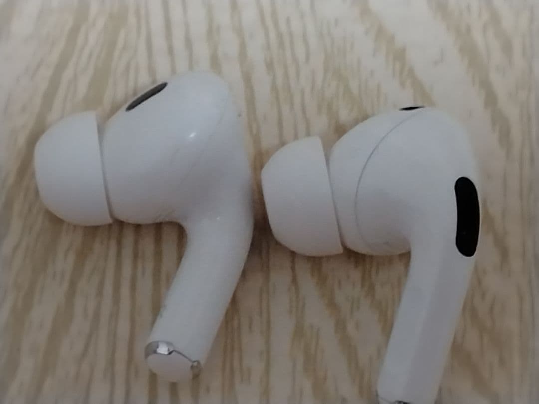 【送料無料】Apple AirPods Pro (第2世代) MQD83J/A