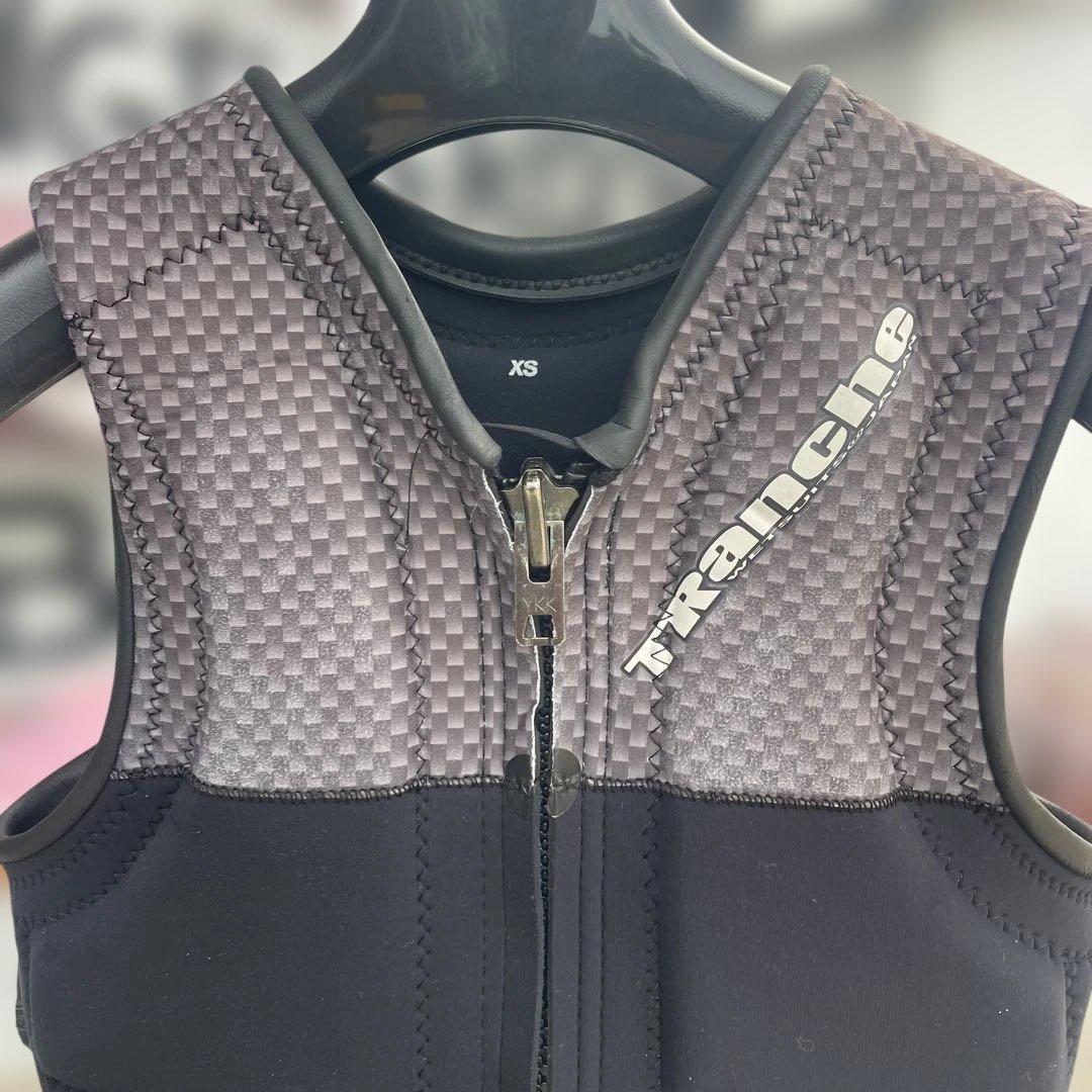 Tranche ブラック ネオプレン ベスト　xs中古
