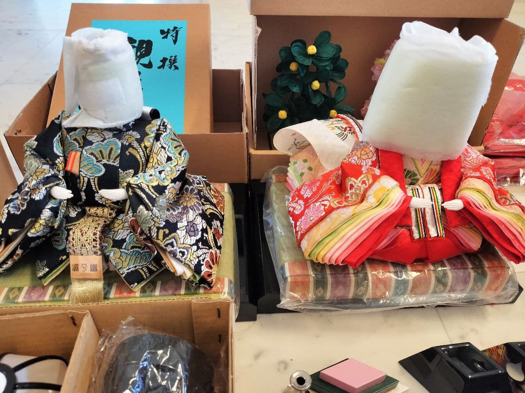 吉徳 雅工房桐箱入 京都西陣特選東帯十二単　刺繍親王飾り