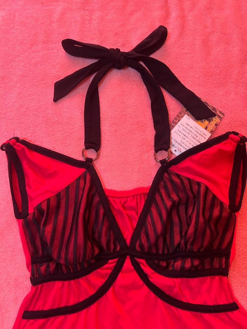 ら*S様 d.i.a. オフショルダー ホルターネック 黒レースと縁取りがポイン