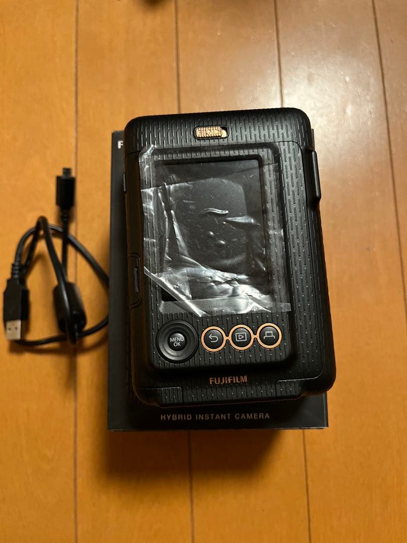 チェキ本体　FUJIFILM INSTAX LIPLAY