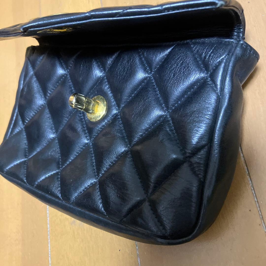 CHANEL ブラック ボディバッグ