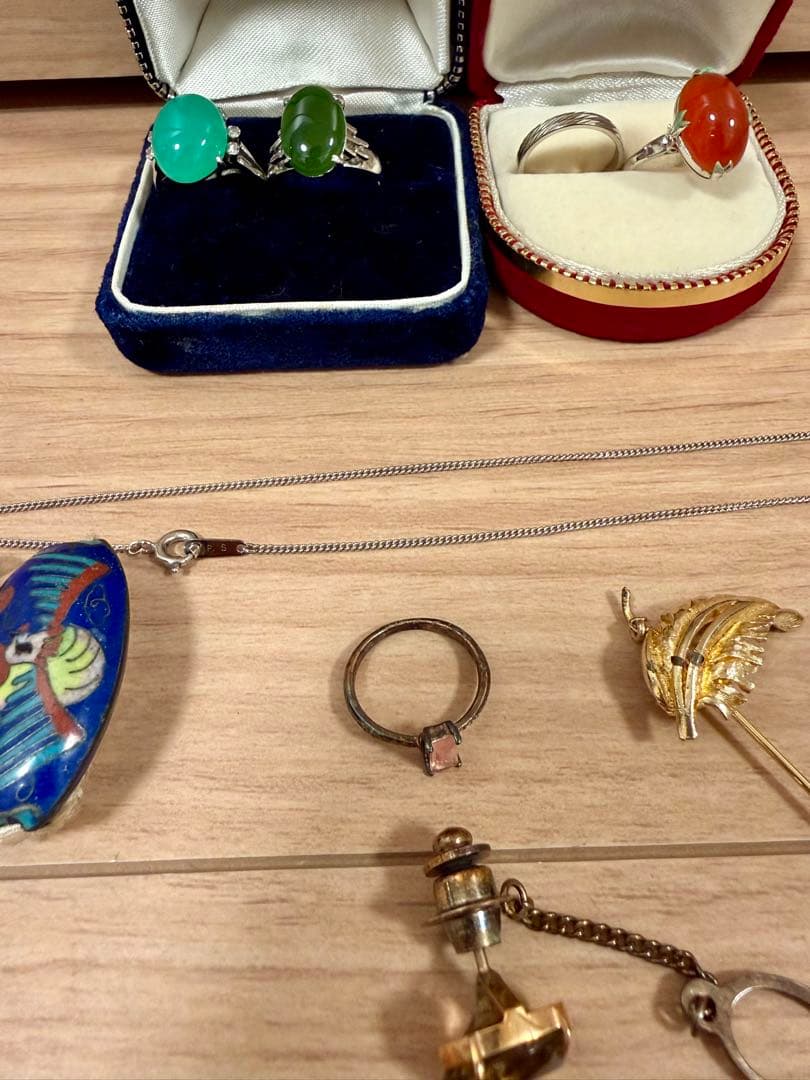 アクセサリーまとめ売り指輪／ネックレス／帯留／ブローチ風 小物などいろいろセット