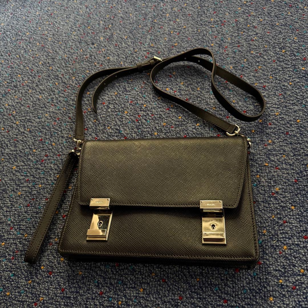 希少　PRADA プラダ レザー メッセンジャー ショルダーバッグ 3WAY
