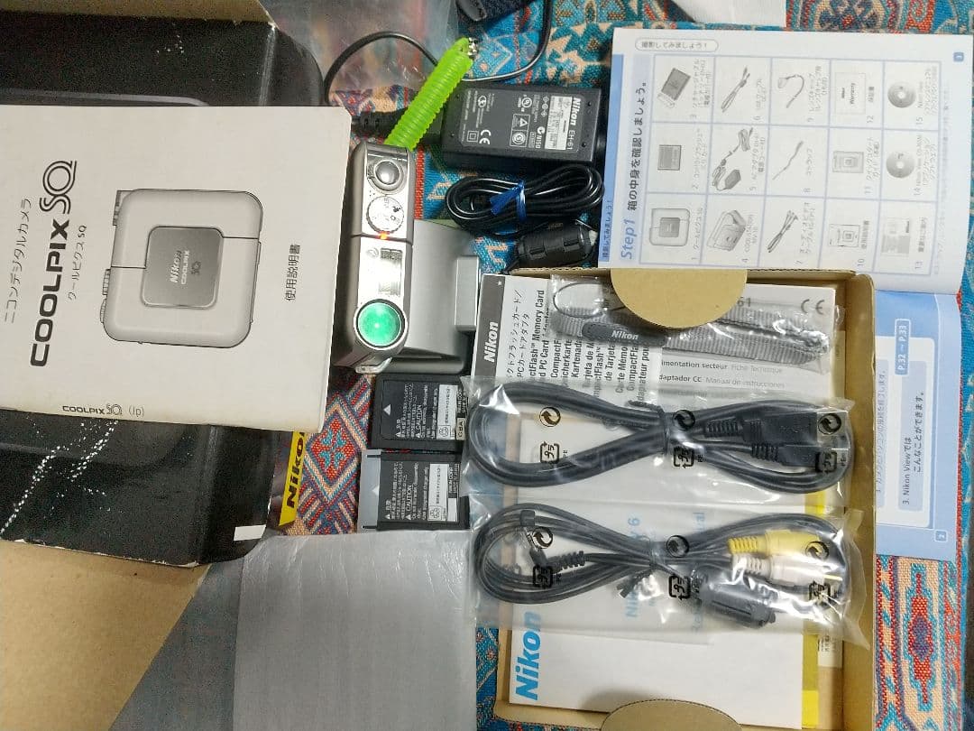 ニコン COOLPIX SQ 元箱、バッテリー3個付き