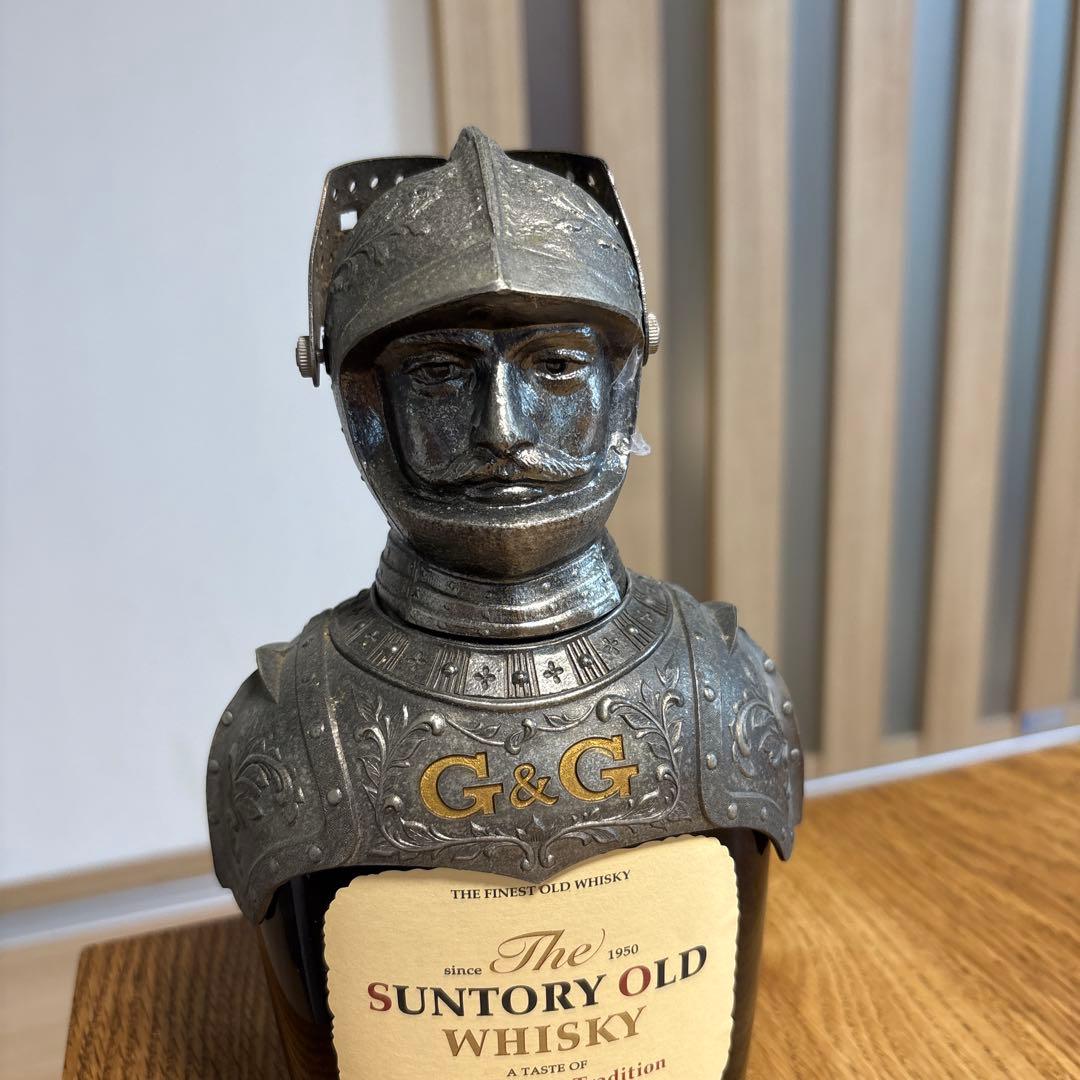 サントリー　オールド　甲冑　鎧　700ml 40%