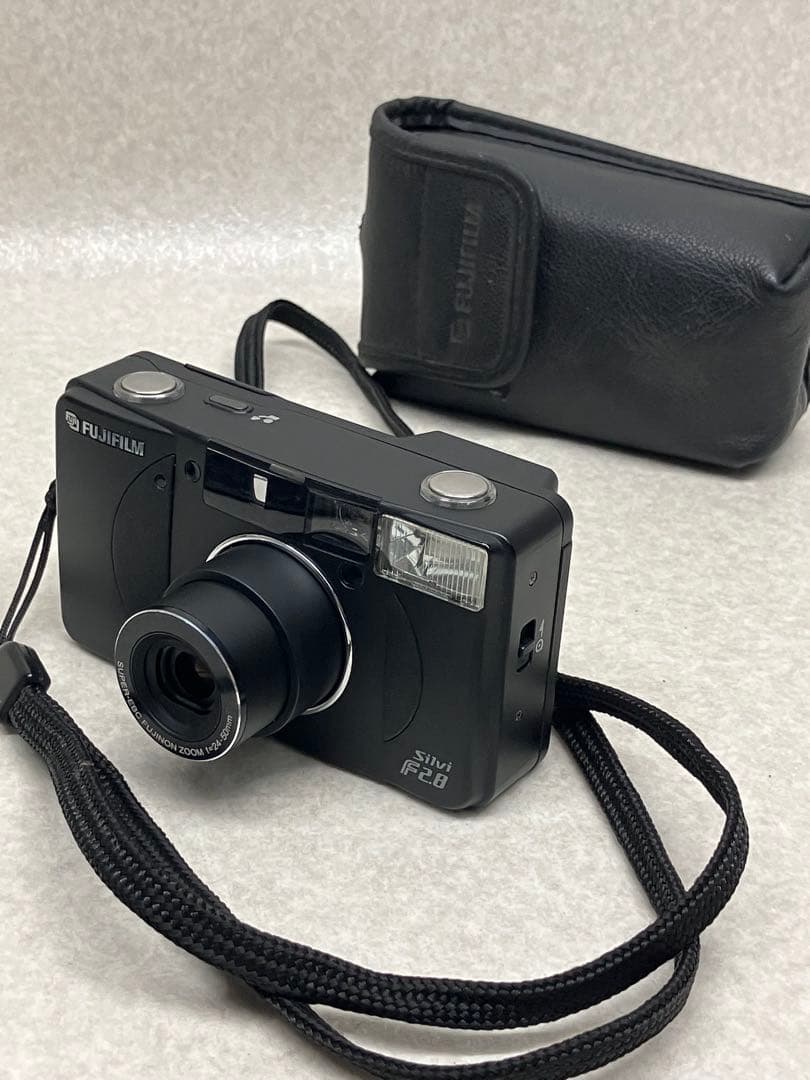 希少 FUJIFILM silvi F2.8 世界限定5000台フィルムカメラ