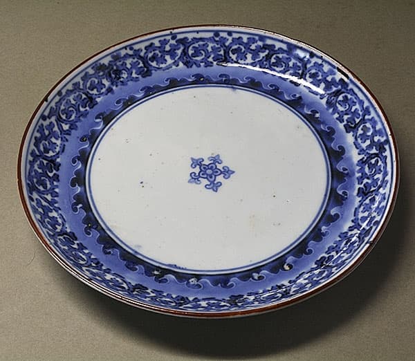 古印判型紙摺 波濤に蛸唐草文 七寸皿