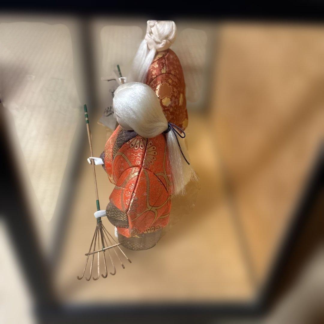 伝統的な日本の人形　長寿を願う縁起のいい置物