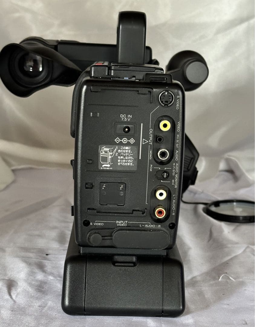 【値下】【希少】Sony CCD-V5000 VideoHi8 PRO 付属品付