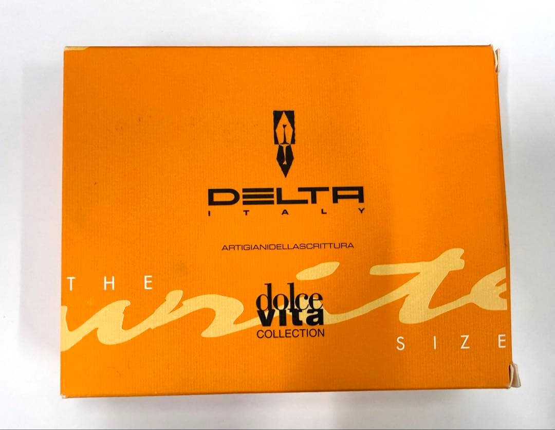 デルタ　ドルチェビータ　ミディアム　万年筆　14k F