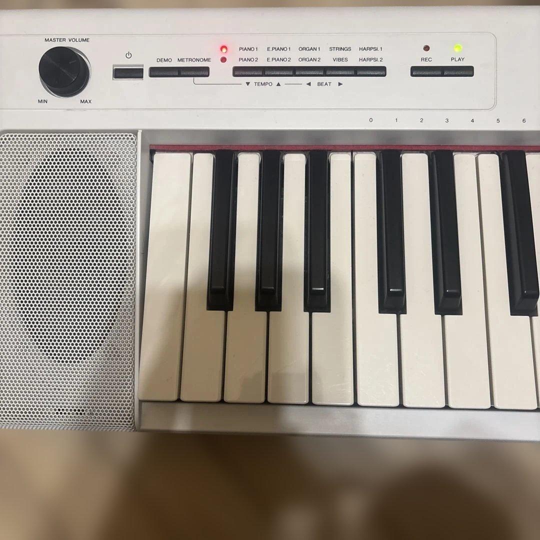 ヤマハ YAMAHA 電子キーボード piaggero ホワイト NP-32