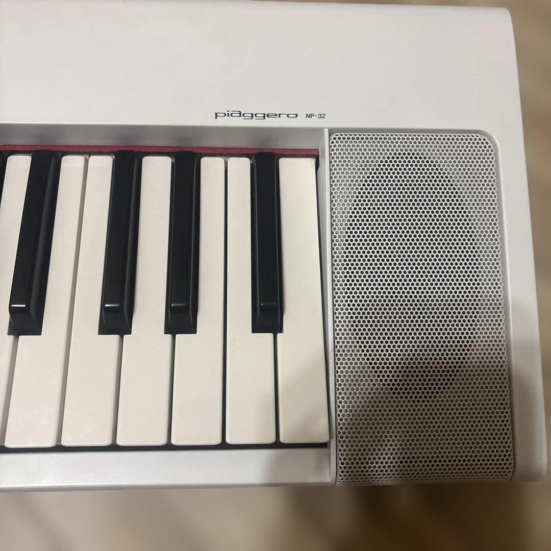 ヤマハ YAMAHA 電子キーボード piaggero ホワイト NP-32