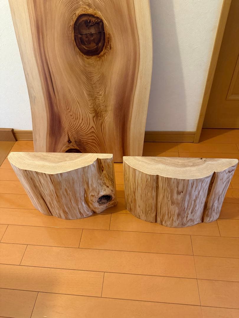 天然杉一枚板でか節テーブル 両面使用可能蜜蝋クリーム仕上げ‼️