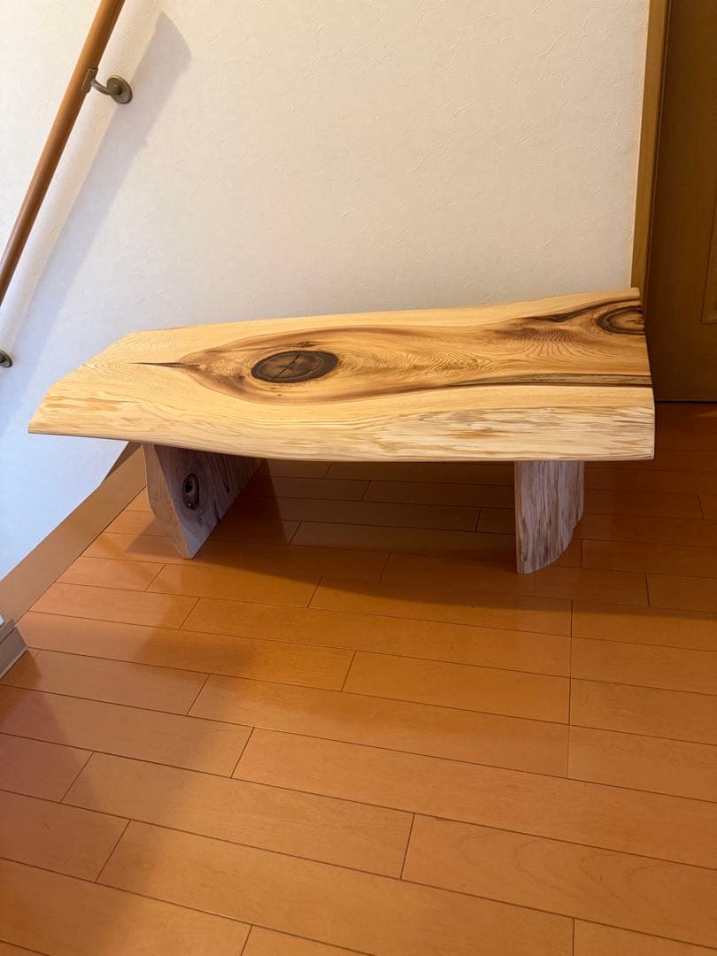 天然杉一枚板でか節テーブル 両面使用可能蜜蝋クリーム仕上げ‼️