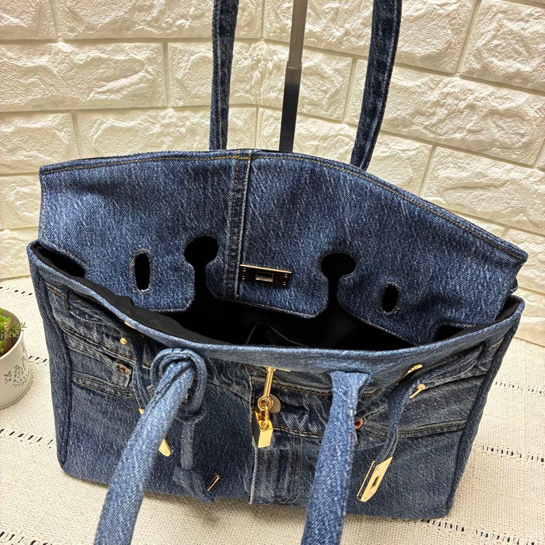 デニムリメイク フラップ付きトートバッグ　M サイズ　やや濃いミディアムブルー