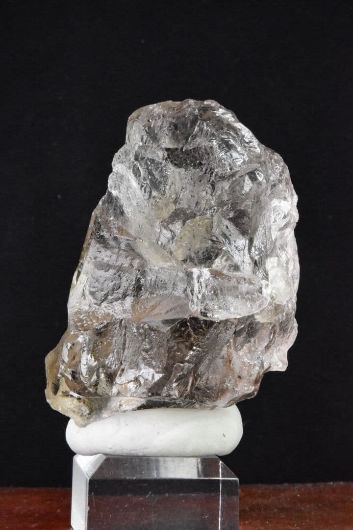 ガネーシュヒマール ラパ産 剥離痕に覆われたスモーキークォーツ