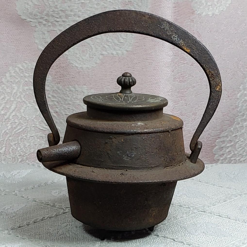 【大名品】◆『徳川家伝来 三つ葉葵紋 鉄瓶』 ◆検）徳川家康 亀文堂 徳川家光