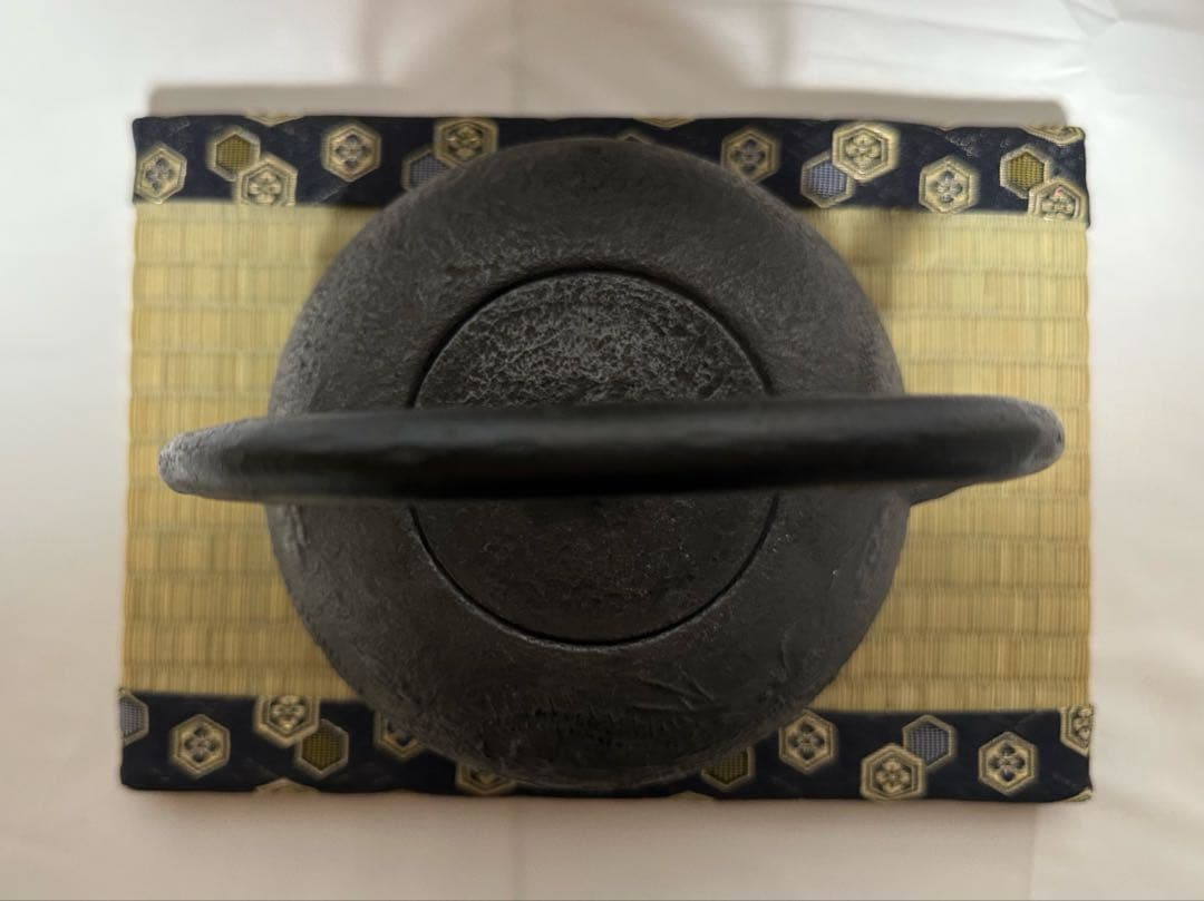 本番盛岡 薫山 南部鉄器 鉄瓶 平丸型 雲龍 1.6リットル 新品未使用品