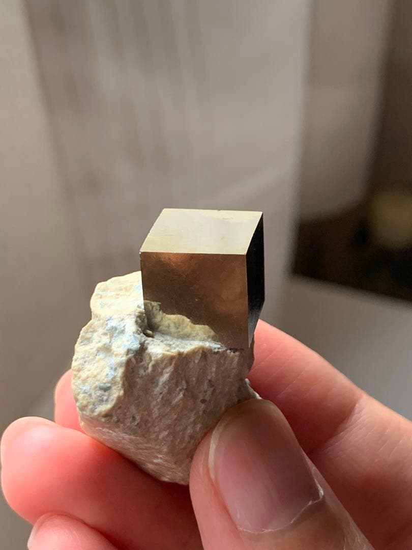 最上級！　パイライト　キューブ型原石　黄鉄鉱　鉱物標本　珍品　水石　根付　翡翠